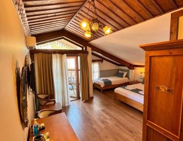 Deluxe Double Room with Balcony