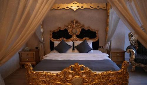 King Suite with Spa Bath