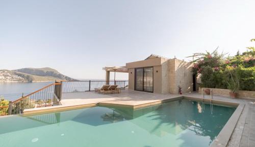 Junior Suite with Private Pool