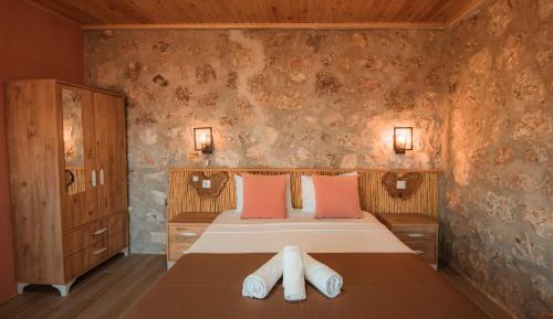 Suite with Garden View