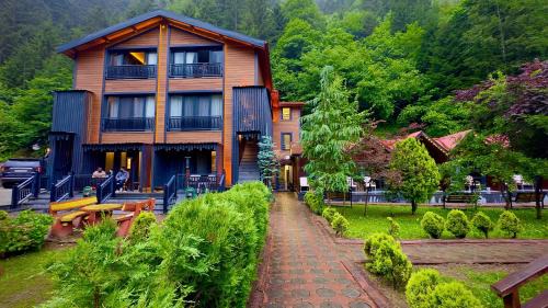Superior Chalet