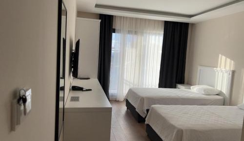 Standard Twin Room with Garden View