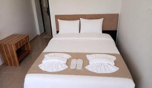 Room #1653627305