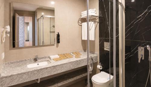 Trendy Room with 1 King + 2 Single Bed