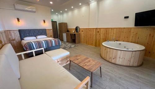 Suite with River View