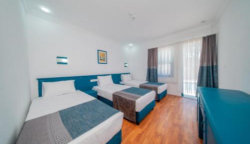 Triple Room with Pool View
