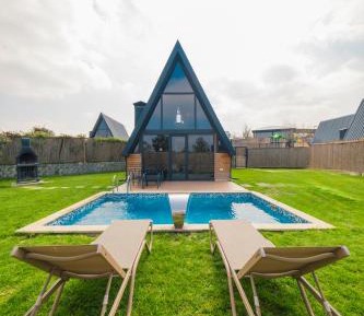 Deluxe Bungalow with Garden View