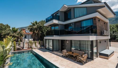 Deluxe Villa