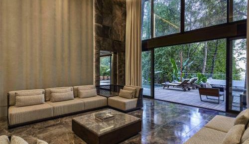 Villa with Garden View