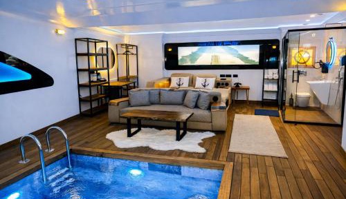 Suite with Private Pool