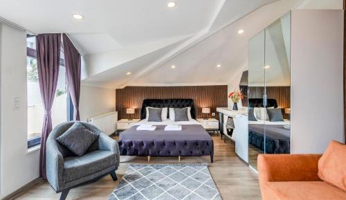 Deluxe Suite with Spa Bath