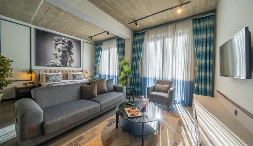 Deluxe Room with Pool View