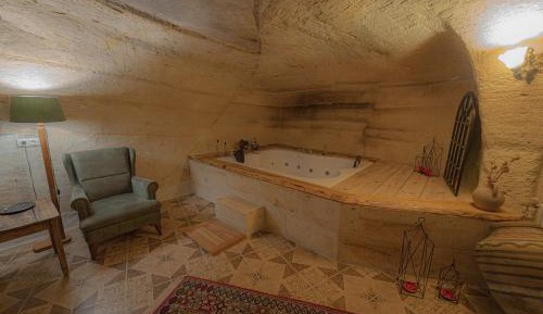 Suite with Hot Tub