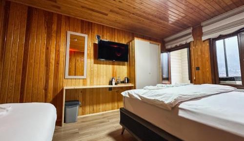 Triple Room with Lake View