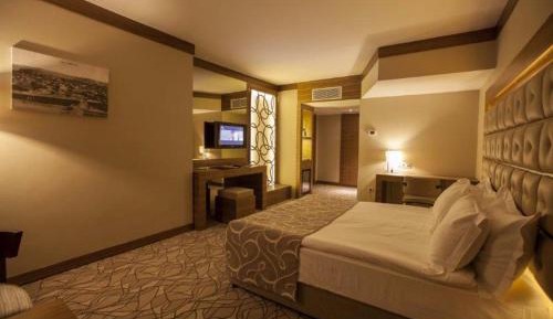 Deluxe King Room
