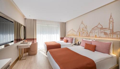 Deluxe Room with Land View