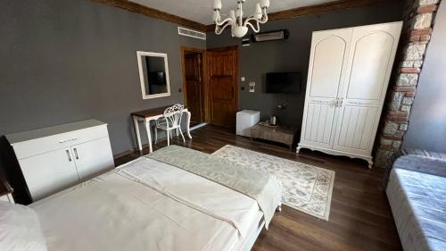 Standard Double Suite