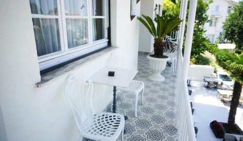Deluxe Double Room with Balcony and Sea View