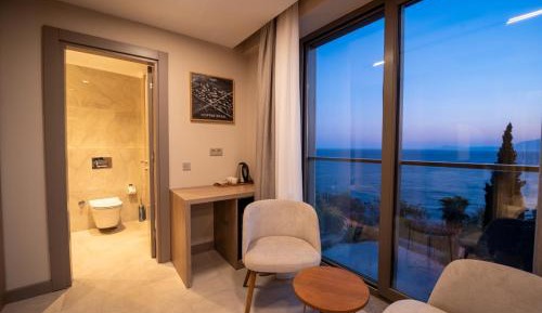 Deluxe Double Room with Sea View