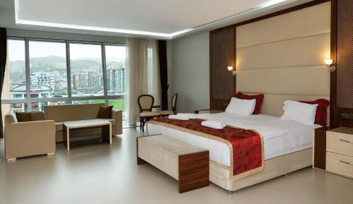 Superior King Suite