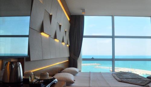 Double or Twin Room with Sea View