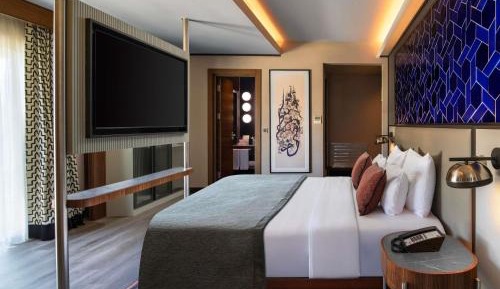 Superior Room with Double Bed and Sofa