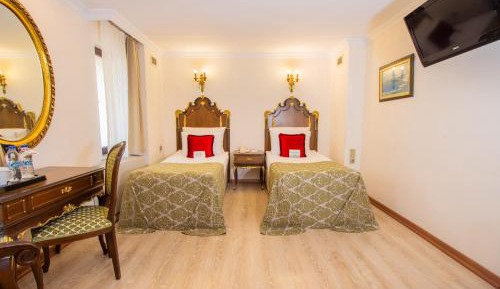 Twin Room with Balcony
