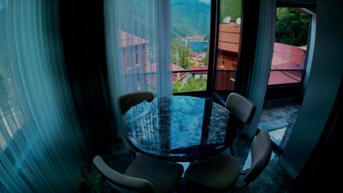 Two-Bedroom Apartment with Lake View