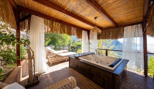 Deluxe Suite with Sea View