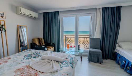 Standard Triple Room with Sea View