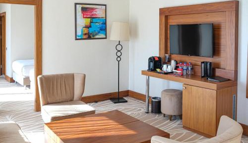 Deluxe King Room - Non-Smoking
