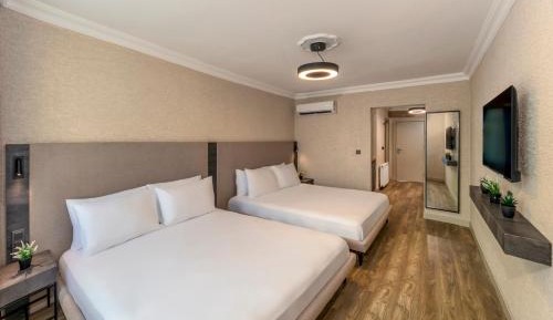 Deluxe Queen Room with Two Queen Beds