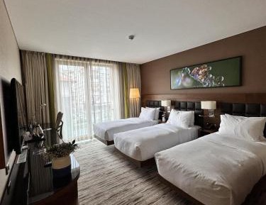 Triple Room with City View