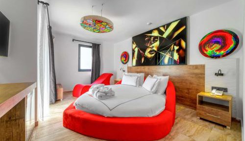 Suite with Mountain View