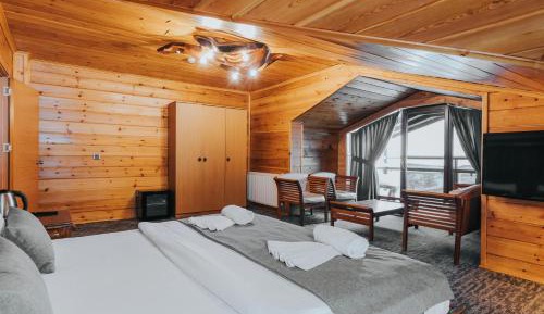 Family Room (4 Adults)