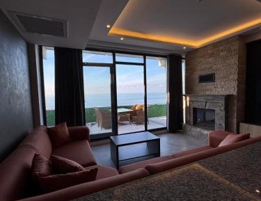 Villa with Garden View