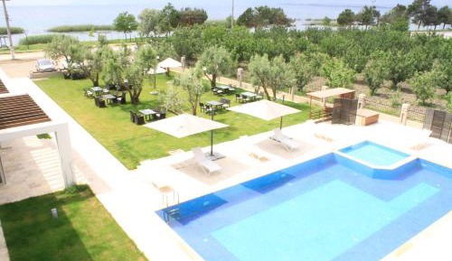 Standard Double Room with Lake View