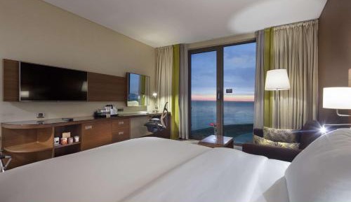 Deluxe King Room with View
