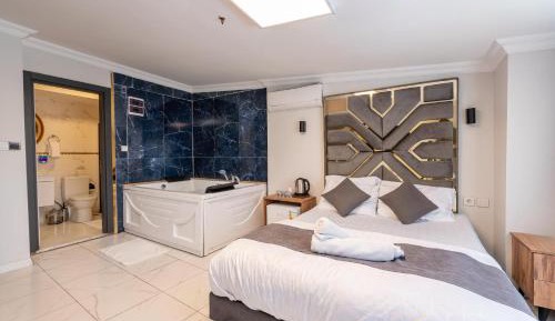 Double Room with Spa Bath