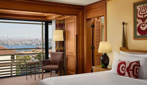 Deluxe Bosphorus Bridge View King Bed