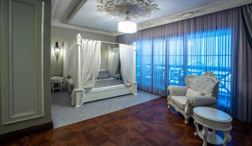 King Suite with Sea View