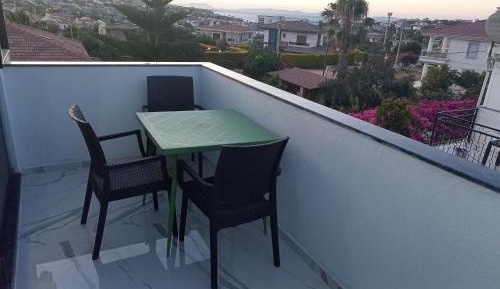 One-Bedroom Apartment with Sea View and Balcony