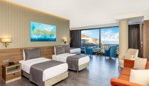 Quadruple Room with Lake View
