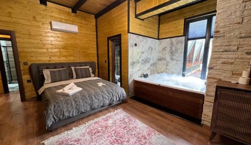 Superior King Suite