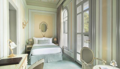 Queen Room with Balcony
