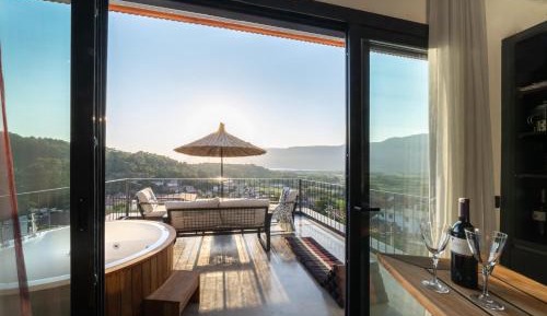 King Suite with Sea View