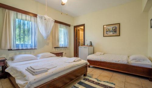 Triple Room with Garden View