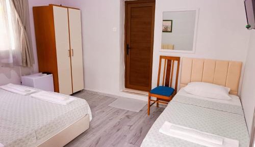 Economy Triple Room