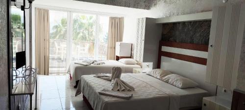 Triple Room with Sea View