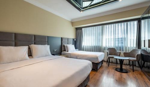 Deluxe Triple Room